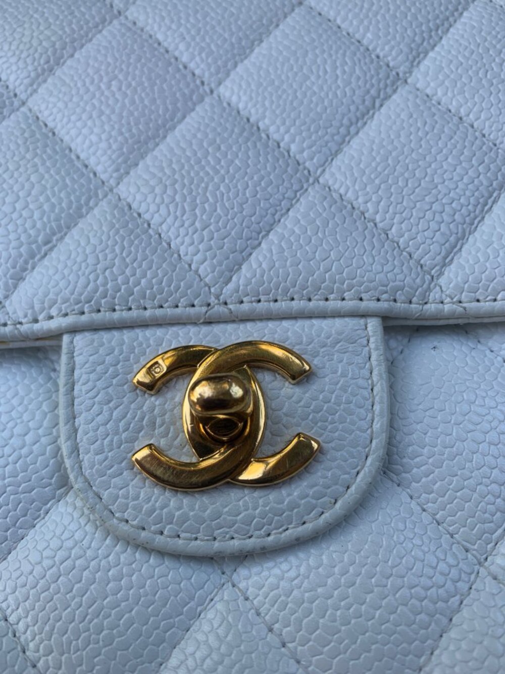 CHANEL Classic White Classic Flap Handbag, Caviar, 24k Hardware, 1997 era - Picture 15 of 17